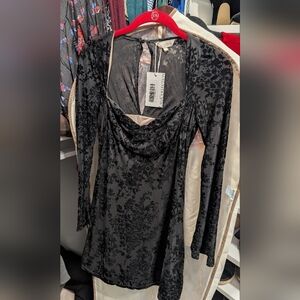 Lait Collection NWT Black Velvet Long Sleeve Dress